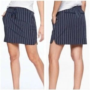Athleta Midtown Pinstripe Navy Blue Skort 210289 size 4